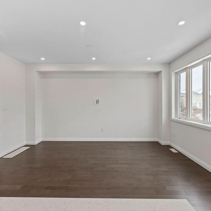 For Lease - 207 ALESSIO Drive, Hamilton, Ontario - Photo 1