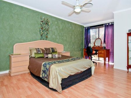 Perfect peaceful family home waiting for you! - Photo 3