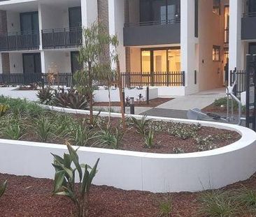 Brand New Smart Living Superb 2-bed Apartment - Photo 1