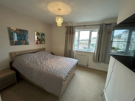 3 bedroom end of terrace house to rent - Photo 3