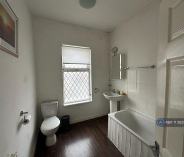 2 bedroom end of terrace house to rent - Photo 5