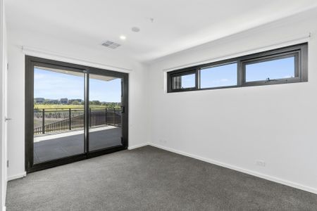 Stylish and Contemporary Design - Photo 4