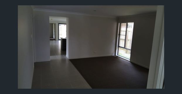 Family Home In Sought After Stoneleigh... - Photo 1