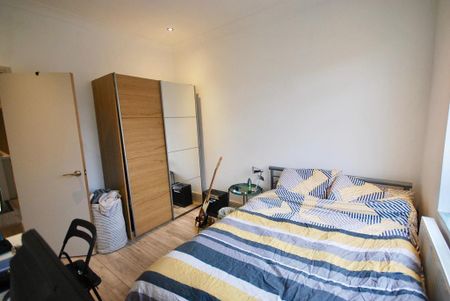 5 bedroom terraced house to rent - Photo 4