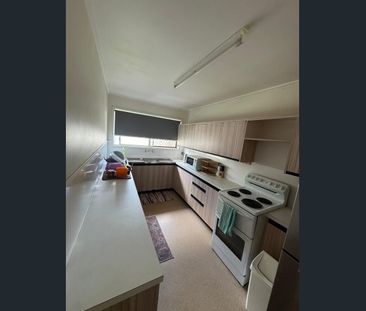 Well-Located, 2-Bed Unit in Bundaberg West. Low-Maintenance & Conve... - Photo 5