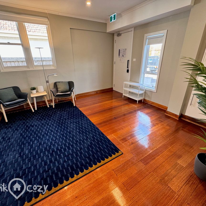 Thornbury - Photo 1