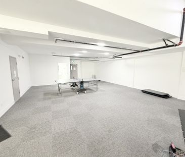Immaculate One Bedroom in Surrey Central with Two Parking Stalls - Photo 4