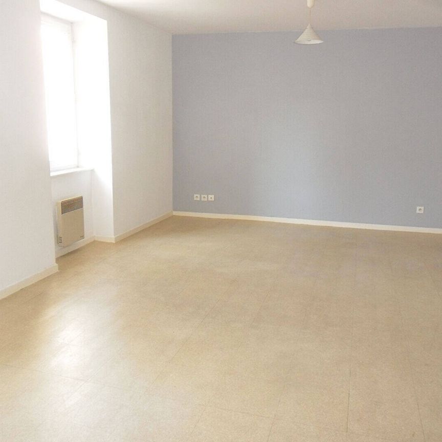 Location appartement 2 pièces 40.33 m² à Mâcon (71000) RUE CALME PARKING GRATUIT - Photo 1