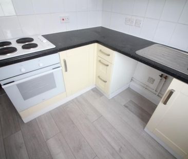 1 bedroom flat to rent - Photo 6