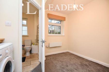 1 bedroom flat to rent - Photo 2