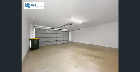 Modern 3-Bedroom Townhouse with Double Garage in Wyndham Vale! - Photo 4