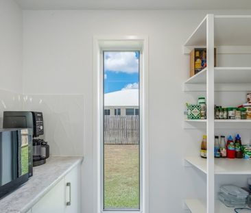 9 Montepaone Avenue, Ashfield QLD 4670 - House For Rent - $800 | Do... - Photo 4