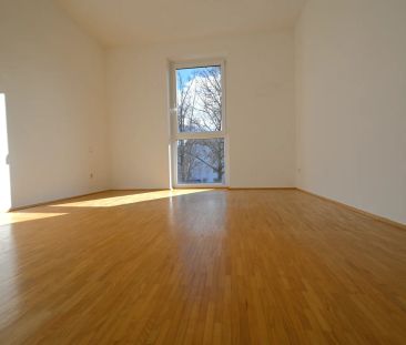 Moderne 3-Zimmer-Wohnung mit großzügiger Loggia - Blick in den begr... - Photo 6