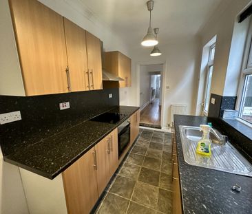 Available NOW FULLY REFURBISHED - Rent Amount: £850per month - Depo... - Photo 2