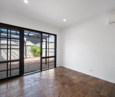 298 Esplanade East, Port Melbourne VIC 3207 - House For Rent | Domain - Photo 6