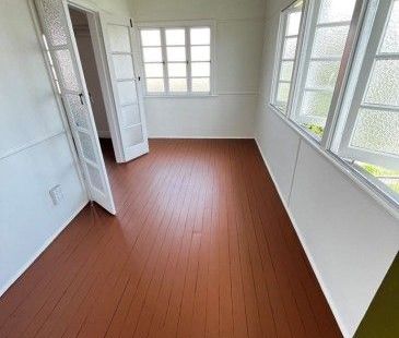 Spacious family living in an unbeatable location - Photo 6