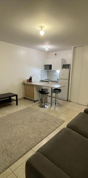 Location Appartement 1 pièce 28m² BRON 69500 - Photo 1