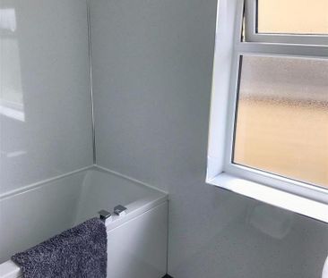 3 bedroom semi-detached house to rent - Photo 6