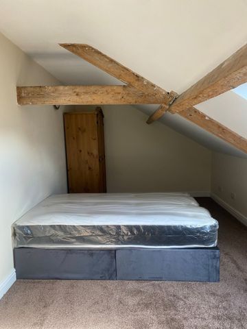 72 Fitzwilliam Street, Huddersfield, HD1 - Photo 2