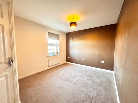 3 bedroom end of terrace house to rent - Photo 4