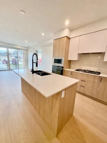 Corner Unit – Third Floor – ZARA - Photo 3