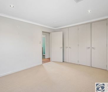Charming home in sought-after location! - Photo 5
