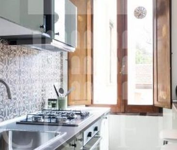 TRASTEVERE: Lovely modern and spacious 1 Bedrooms flat with lots of... - Photo 2