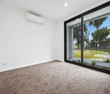 8 Stanford Close (entry via Lebanon Crescent), Mulgrave - Photo 1