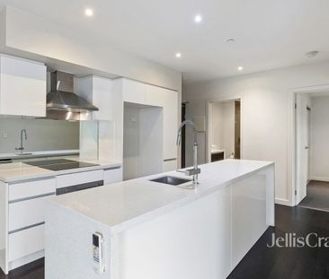 Discover Modern Living - Photo 6