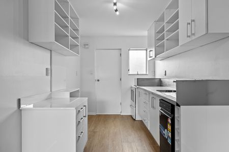 Freshly Renovated, Modern Two-Bedroom Unit - Handy Location - Photo 5