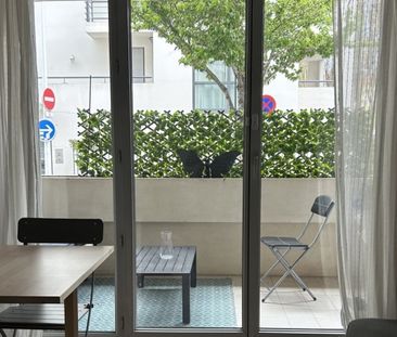 Location Appartement P1 Lyon 8ème - Photo 1