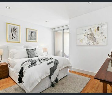 Spacious & Stylish Fully Furnished Designer Home with Pool – Utilit... - Photo 3