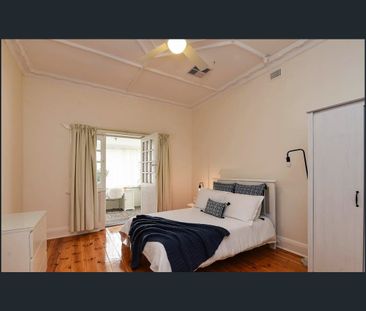 A Beautiful Family Rental with Swimming Pool in Sought After Suburb... - Photo 4