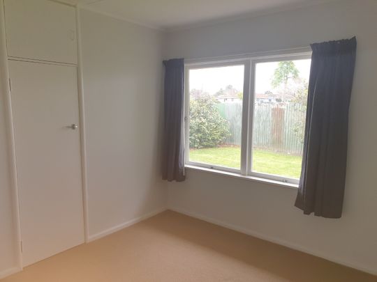 Lyndon Road West, Hastings - Photo 1