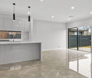 FIVE BEDROOM FAMILY HOME - Photo 5