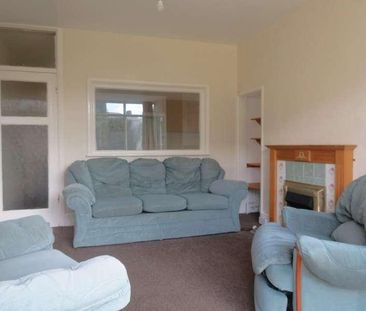 Bedroom Semi Detached House In Winton, BH3 - Photo 2