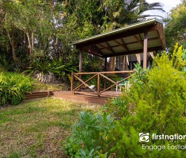 Perfectly Positioned Family Home Near Lake Macquarie - Photo 1