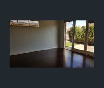 Low-Maintenance Living in a Leafy South Kingsville Pocket - Photo 1