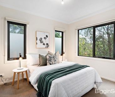 Stylish and Spacious Living in Notting Hill - Photo 1