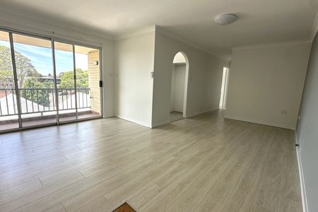 FULLY RENOVATED FLOOR 2 BEDROOM UNIT 500M TO AUBURN STATION - Photo 2