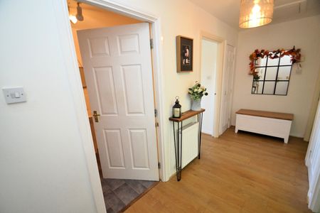 2 bed flat to rent in Hillington Road South, Glasgow, G52 - Photo 5