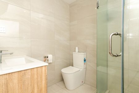 Spacious home - Photo 2