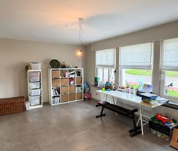 Huis te huur in Sint-Pieters voor € 1.300 met 4 slaapkamers - Photo 3