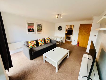 2 Bed Flat, Qube, B1 - Photo 3