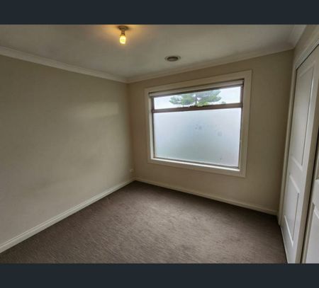 3/133 Augustine Terrace, Glenroy, Vic 3046 - Photo 2