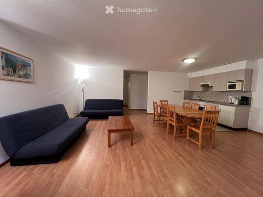 4.5 pièces meublé CHF 1'620. CC, parking intérieur inclus - Foto 1