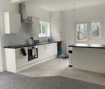 3 bedroom flat to rent - Photo 1