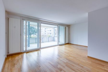 Helle 3.5-Zimmerwohnung mit grossem Balkon wartet auf Sie! - Photo 4