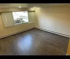 Large and Clean Mount Royal Apartment | 8 - 1803 9 Street, Calgary - Photo 1