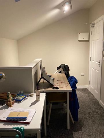 1 bedroom private hall to rent - Photo 4